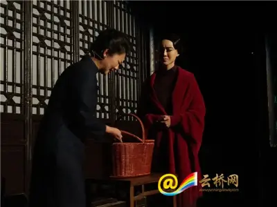【全网独播】水冰月大战蝙蝠侠剧照1